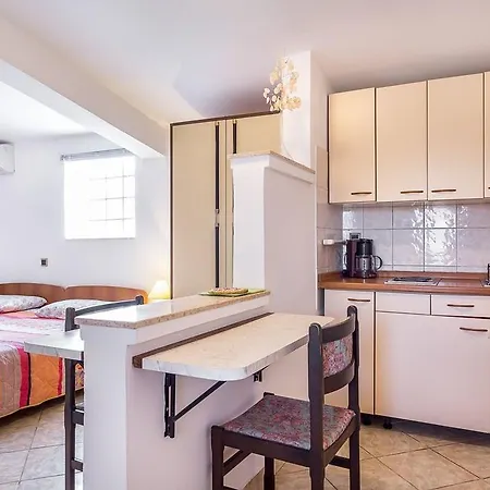 Grzi Apartment *